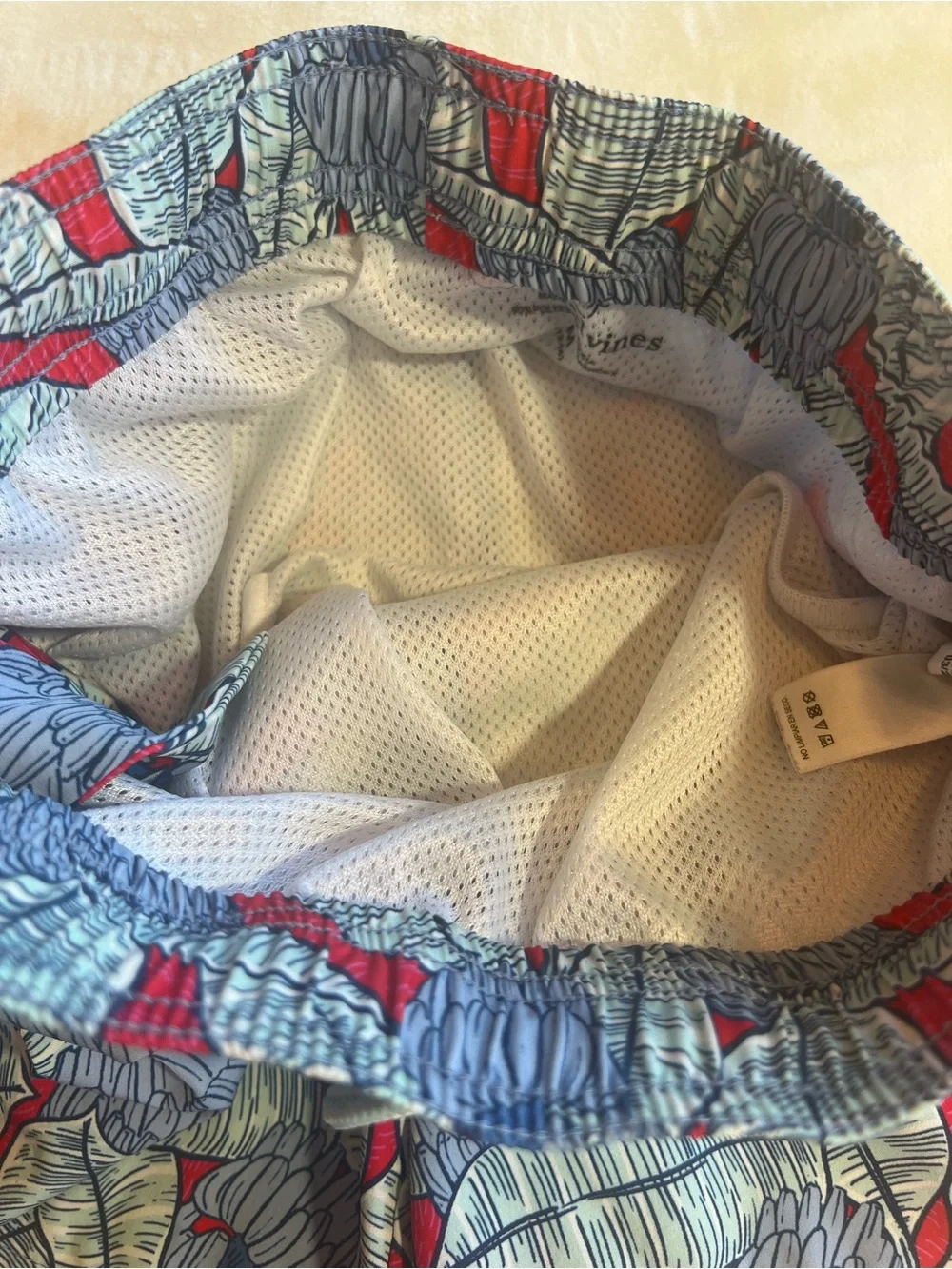 Vineyard‎ Vines Boys Medium Tropical Swim Trunks